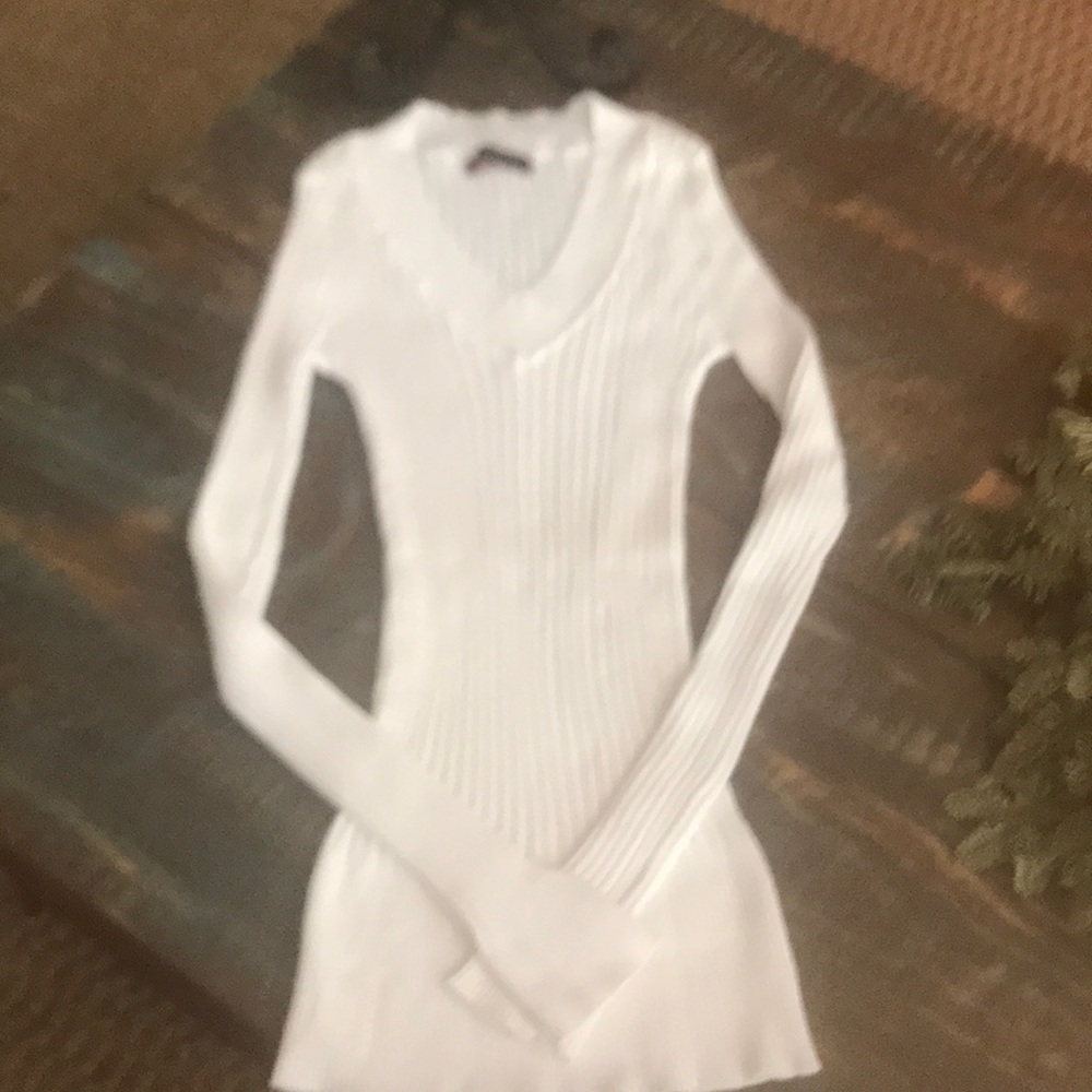 Stretch White rubbed sweater